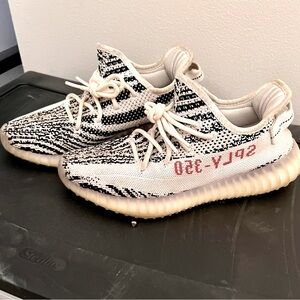 adidas YEEZY Boost 350 V2